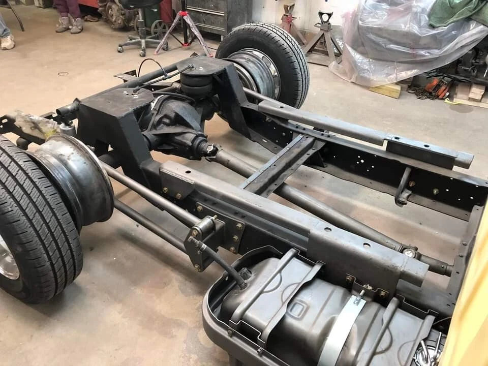 73-87 14 Bolt Over Axle Rear Kit | C20, C30