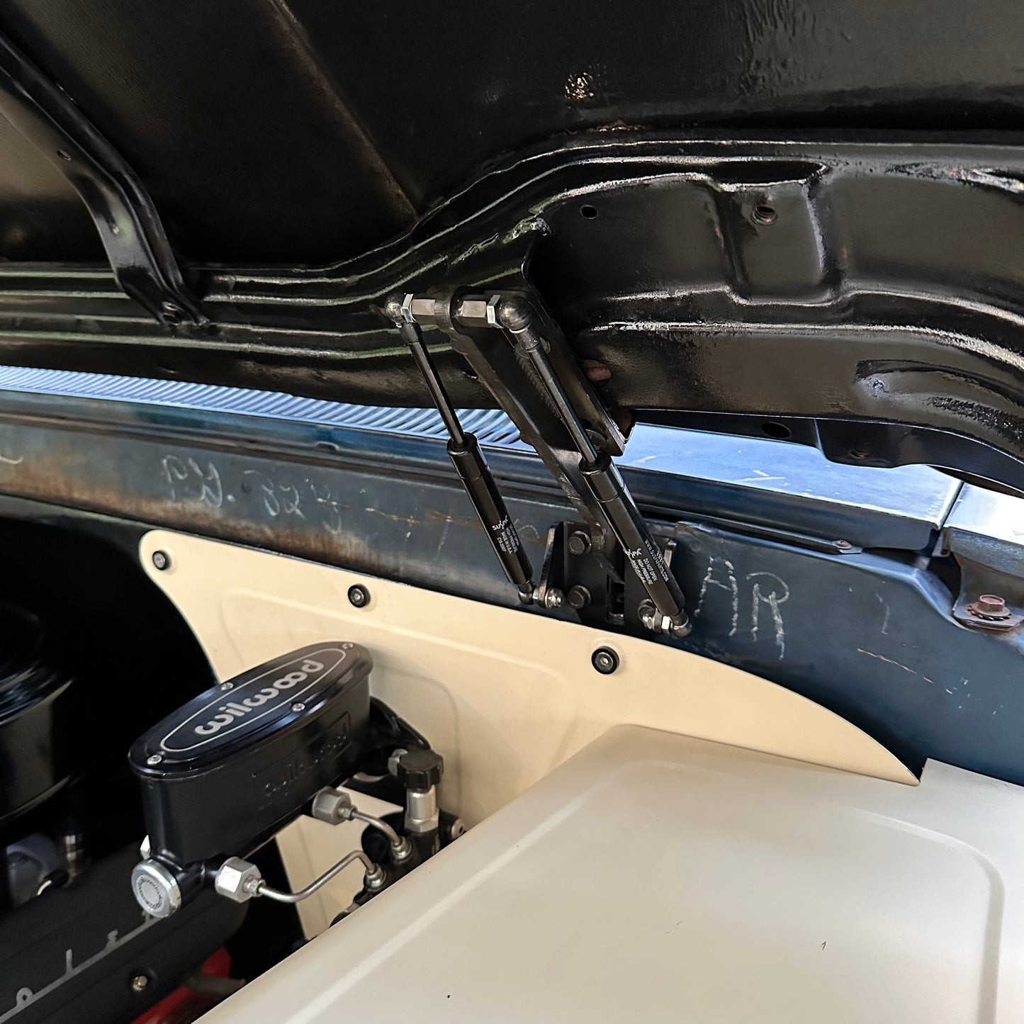 60-72 Hood Hinges