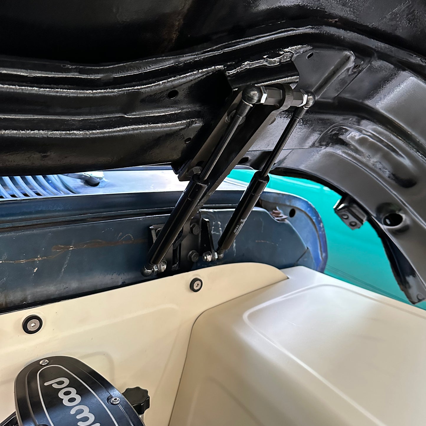 60-72 Hood Hinges