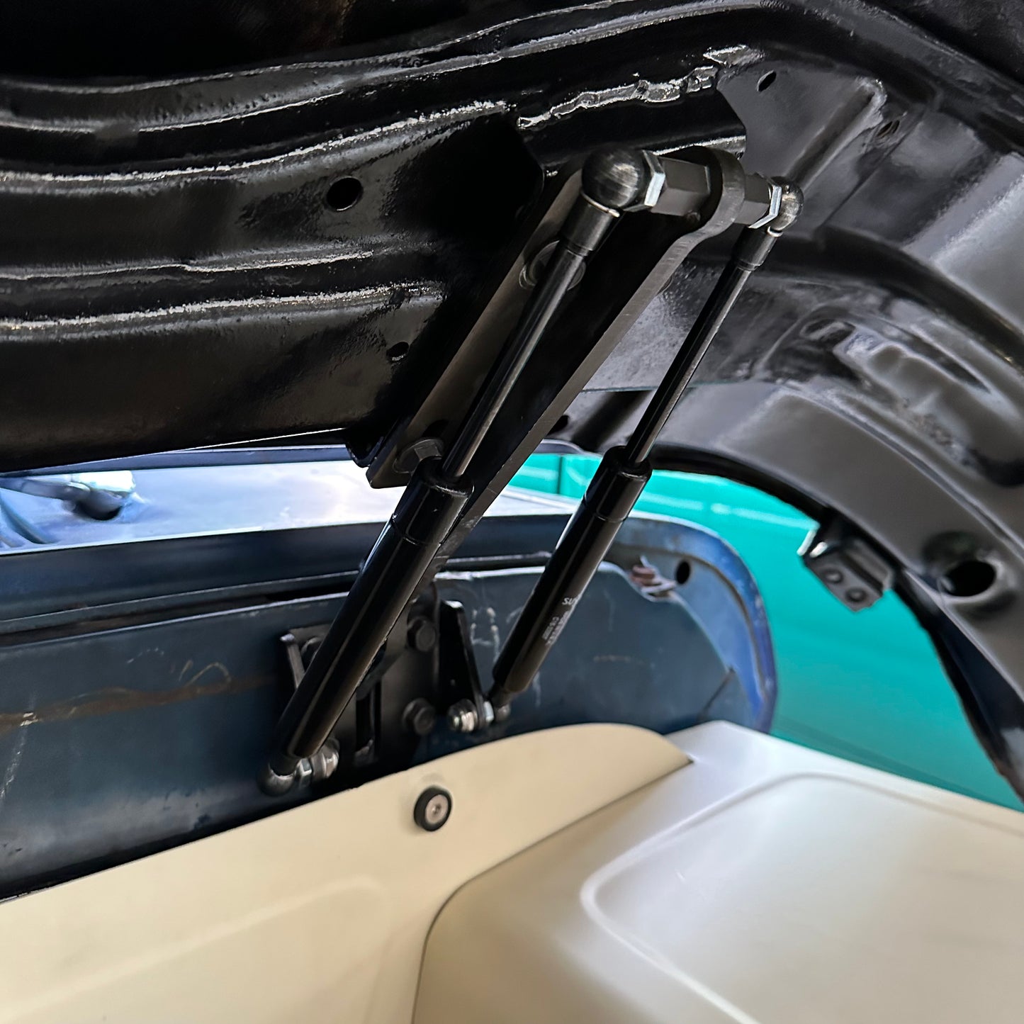 60-72 Hood Hinges