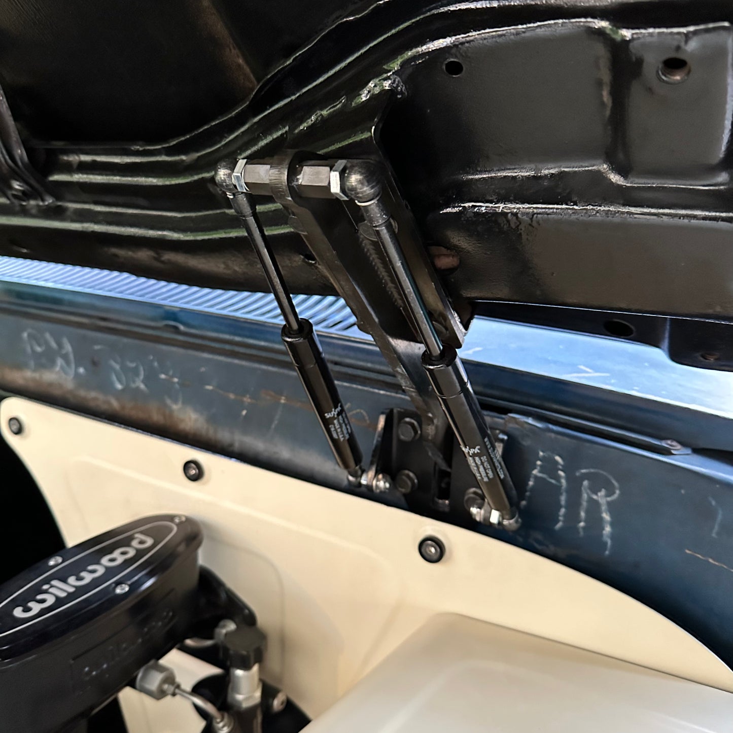 60-72 Hood Hinges